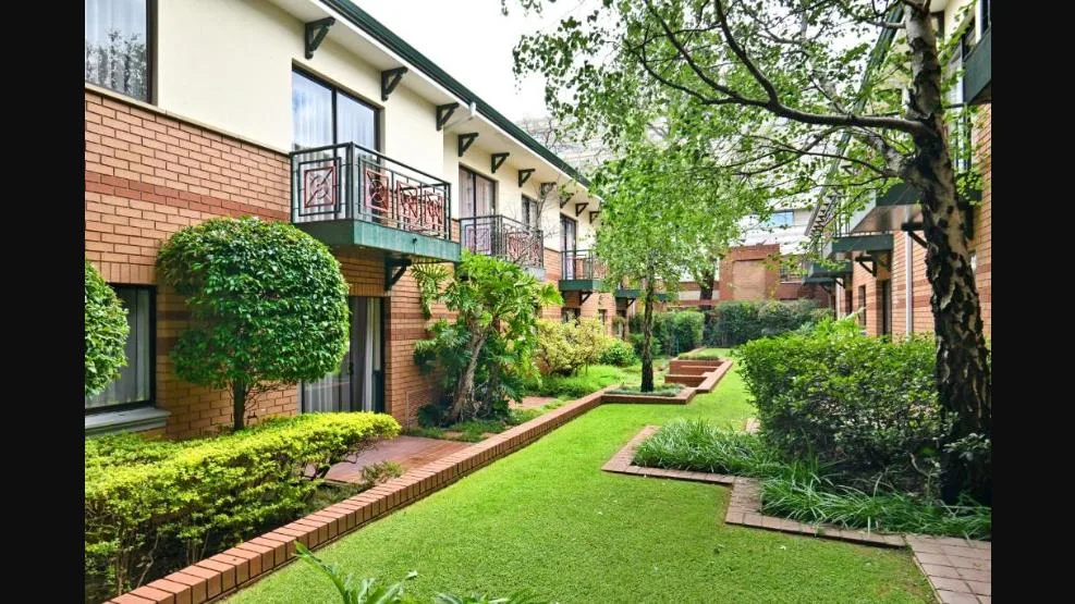 Courtyard Hotel Rosebank 2