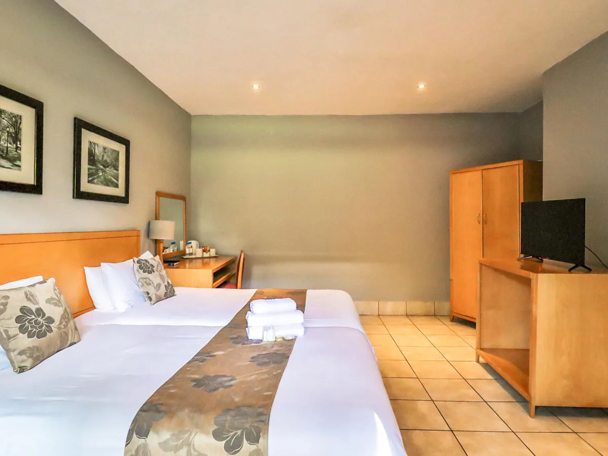 Hartbeespoort Couples Getaway  8